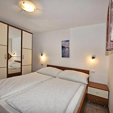 Tomic M 6 For 4 Persons With Pool In Maj * Porec