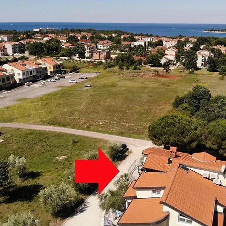 Apartment Tomic M 6 For 4 Persons With Pool In Maj