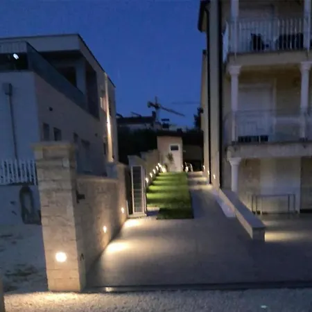Tomic M 6 For 4 Persons With Pool In Maj Porec