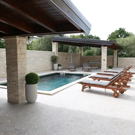 Tomic M 6 For 4 Persons With Pool In Maj * Porec