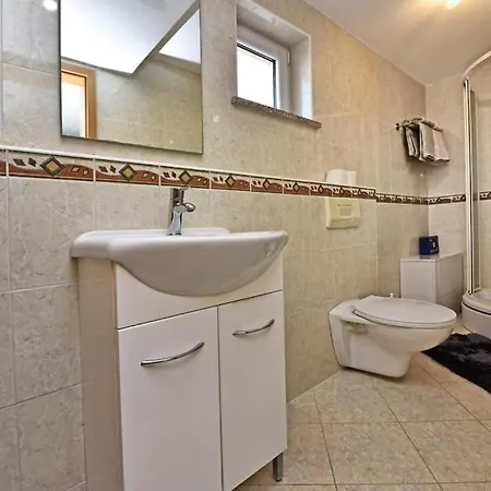 Tomic M 6 For 4 Persons With Pool In Maj Apartment *